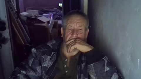 Snapshot of projectorepson chatting on October 15, 2025, 7:47 pm projectorepson online show from October 15, 2025, 7:47 pm