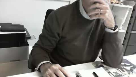 mature hairy guy online show from October 7, 2025, 3:20 pm