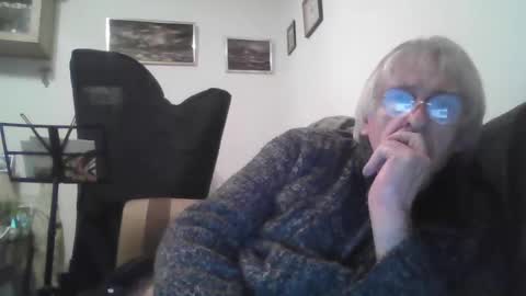 Snapshot of proudwelshman chatting on December 8, 2024, 11:40 pm proudwelshman online show from December 8, 2024, 11:40 pm