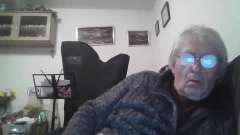 Snapshot of proudwelshman chatting on December 9, 2024, 11:24 pm proudwelshman online show from December 9, 2024, 11:24 pm