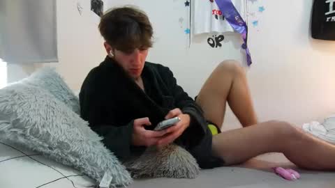 pttvnvkk online show from February 24, 2025, 11:32 am