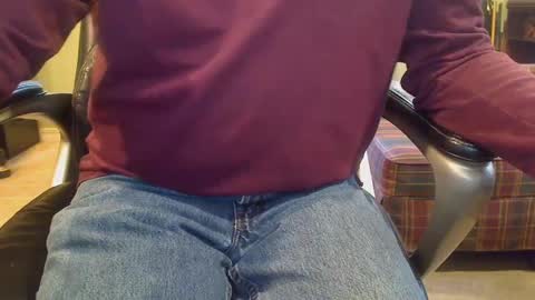 Snapshot of pulltoy1 chatting on December 3, 2024, 8:39 pm pulltoy1 online show from December 3, 2024, 8:39 pm