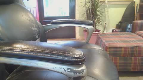 Snapshot of pulltoy1 chatting on December 4, 2024, 4:27 pm pulltoy1 online show from December 4, 2024, 4:27 pm