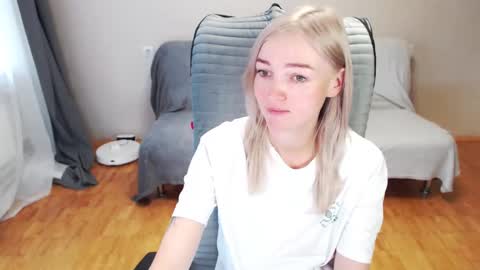 Snapshot of puma_ma chatting on October 13, 2025, 4:34 am Polly online show from October 13, 2025, 4:34 am