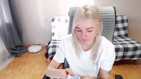 Polly online show from March 15, 2026, 4:07 am