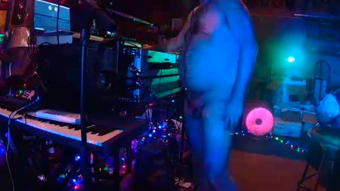 punkrunr083 online show from June 29, 2026, 9:04 am