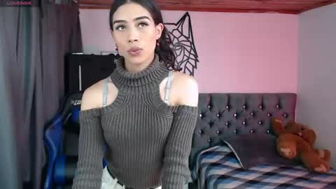 Cris online show from June 15, 2026, 4:53 pm