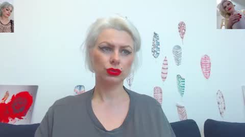 Snapshot of pure_seduce_wow chatting on July 3, 2026, 11:44 pm Goldie online show from July 3, 2026, 11:44 pm