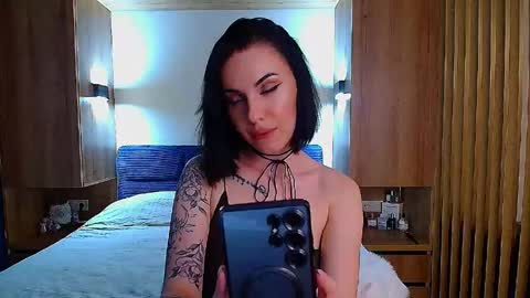 Julia online show from June 6, 2026, 3:06 pm
