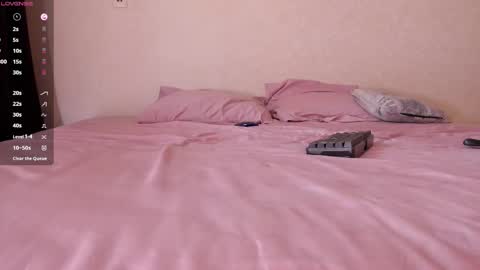 puredesire_ online show from October 10, 2025, 12:04 pm