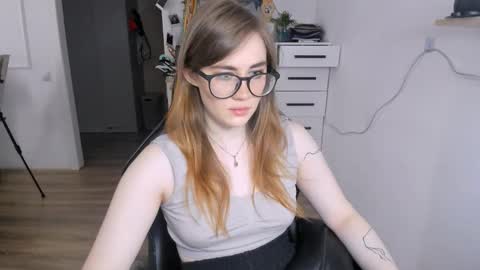 Snapshot of pureheartt chatting on September 11, 2025, 9:20 am I am Mila online show from September 11, 2025, 9:20 am