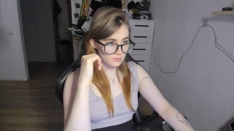 Snapshot of pureheartt chatting on September 23, 2025, 10:07 am I am Mila online show from September 23, 2025, 10:07 am