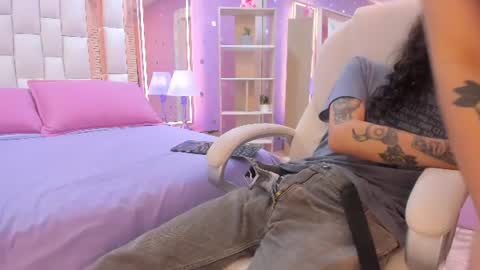 Snapshot of puretemptation_ chatting on June 23, 2026, 7:56 pm Experienced guys online show from June 23, 2026, 7:56 pm