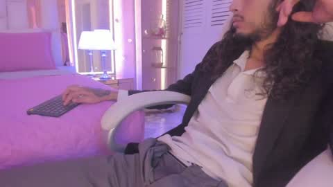 Snapshot of puretemptation_ chatting on July 9, 2026, 8:35 pm Experienced guys online show from July 9, 2026, 8:35 pm