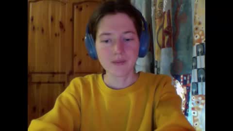 Snapshot of purple_cat55 chatting on October 15, 2025, 10:04 am purple_cat55 online show from October 15, 2025, 10:04 am