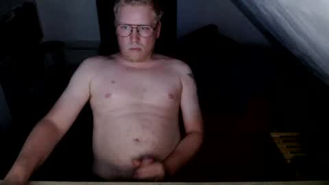 pussylovercb online show from June 19, 2026, 10:35 pm