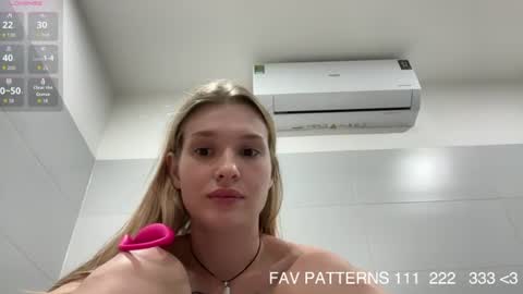 Snapshot of pussymoneywet chatting on July 14, 2026, 2:05 am Lina online show from July 14, 2026, 2:05 am