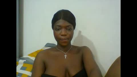 Snapshot of pweedy_ora chatting on September 25, 2025, 11:30 pm ora online show from September 25, 2025, 11:30 pm