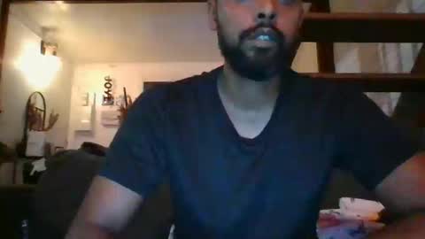 Snapshot of python974 chatting on October 20, 2025, 3:34 pm Python online show from October 20, 2025, 3:34 pm