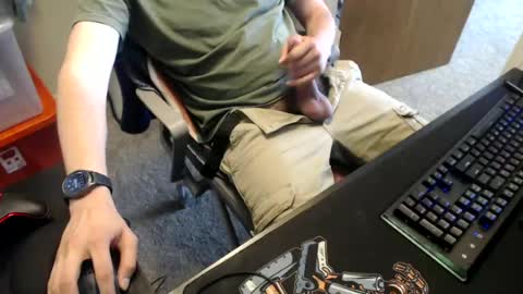 Snapshot of qitrman chatting on July 3, 2026, 10:05 pm qitrman online show from July 3, 2026, 10:05 pm