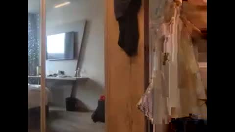 Snapshot of qsx9 chatting on October 13, 2025, 10:26 am Quentin online show from October 13, 2025, 10:26 am