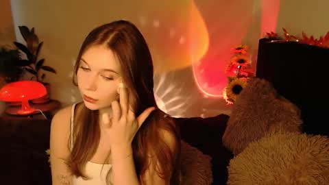 Snapshot of qt_nymph chatting on November 11, 2025, 12:05 pm Ariel online show from November 11, 2025, 12:05 pm