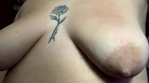 Bigtitanalslut online show from November 16, 2025, 1:33 am