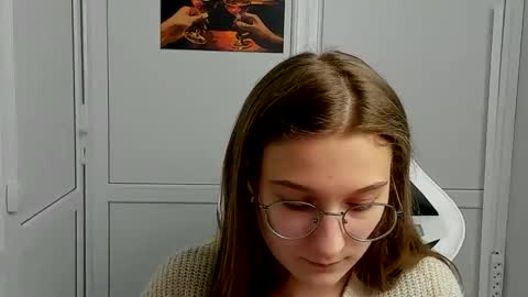 Amelie online show from April 3, 2026, 12:58 pm