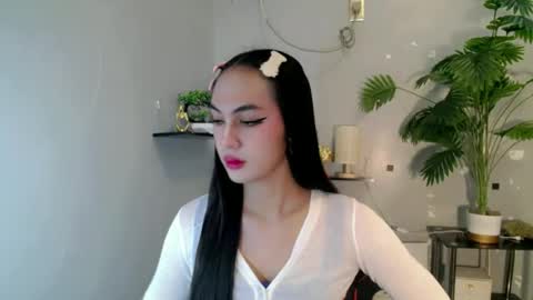 queen_danaya online show from June 11, 2026, 9:57 pm