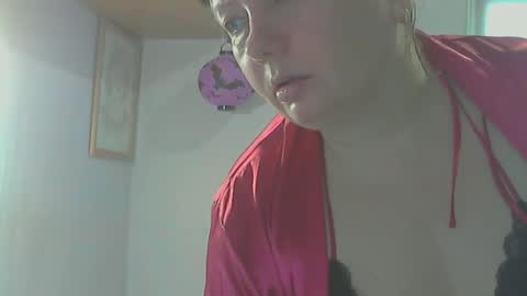 Snapshot of queen_jane8 chatting on April 3, 2026, 9:29 am queen_jane8 online show from April 3, 2026, 9:29 am