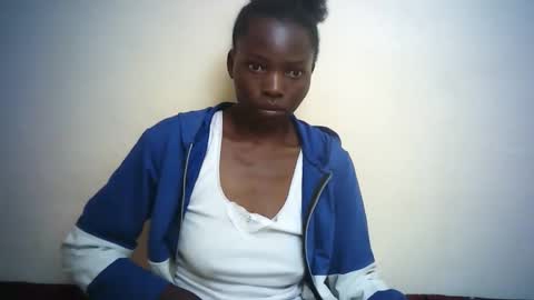 queen_joan online show from February 6, 2025, 11:43 am