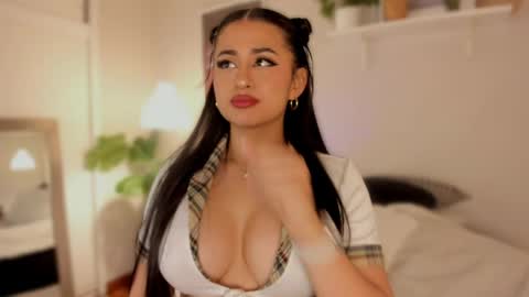 Liana  online show from May 29, 2026, 6:11 am