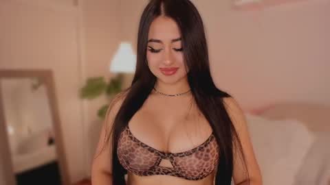 Snapshot of queen_liana chatting on July 11, 2026, 6:27 am Liana online show from July 11, 2026, 6:27 am