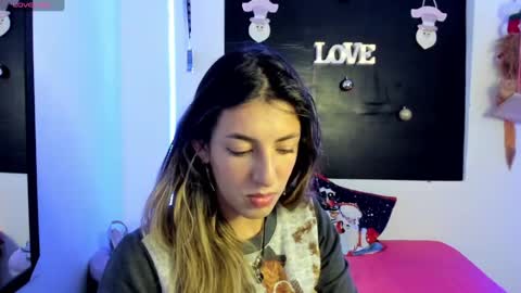 Snapshot of queen_natttyy chatting on January 3, 2025, 3:49 am queen_natttyy online show from January 3, 2025, 3:49 am