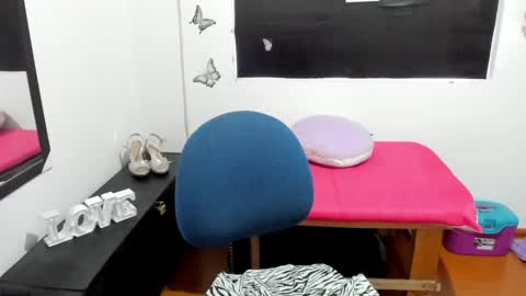 Snapshot of queen_natttyy chatting on January 29, 2025, 6:18 pm queen_natttyy online show from January 29, 2025, 6:18 pm