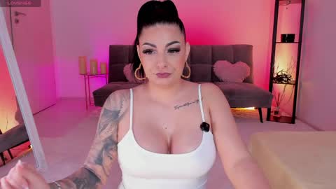 queen_of_deepthroat online show from March 30, 2026, 4:35 am