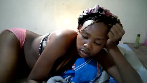 queen_slender online show from July 24, 2026, 12:03 pm