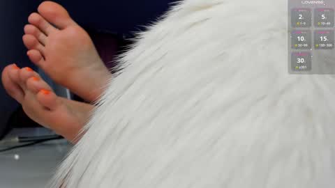 Snapshot of queen_yasmine chatting on December 22, 2024, 10:06 am m online show from December 22, 2024, 10:06 am