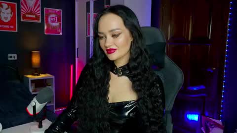 Snapshot of queenaliss chatting on October 8, 2025, 4:21 am Your world and the universe Aliss online show from October 8, 2025, 4:21 am