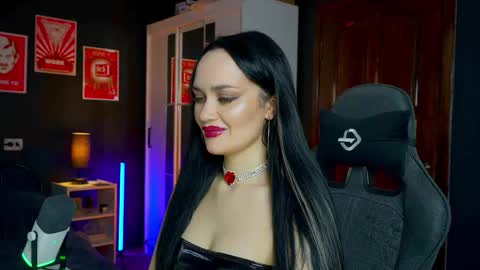 Snapshot of queenaliss chatting on November 28, 2025, 4:04 am Your world and the universe Aliss online show from November 28, 2025, 4:04 am