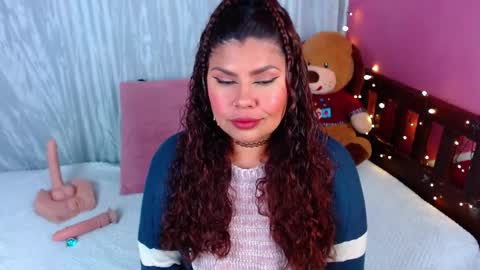 Queenamazon  online show from November 23, 2025, 9:20 am