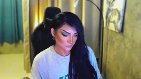 Snapshot of queenarthalia chatting on March 12, 2025, 8:08 am ARTHA online show from March 12, 2025, 8:08 am