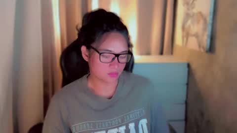 Snapshot of queenarthalia chatting on September 18, 2025, 6:37 am ARTHA online show from September 18, 2025, 6:37 am