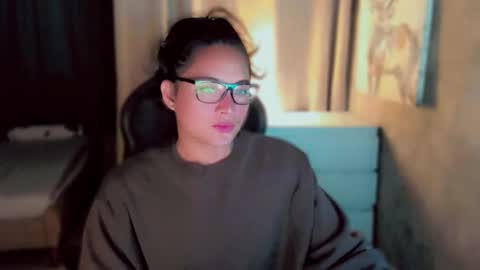 Snapshot of queenarthalia chatting on October 10, 2025, 6:23 am ARTHA online show from October 10, 2025, 6:23 am