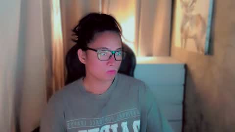 Snapshot of queenarthalia chatting on October 21, 2025, 3:02 pm ARTHA online show from October 21, 2025, 3:02 pm