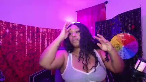 Snapshot of queencroze chatting on February 7, 2026, 2:21 pm Queen Cherise Roze online show from February 7, 2026, 2:21 pm