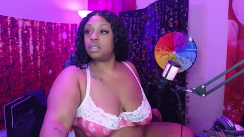 Snapshot of queencroze chatting on February 11, 2026, 4:50 am Queen Cherise Roze online show from February 11, 2026, 4:50 am