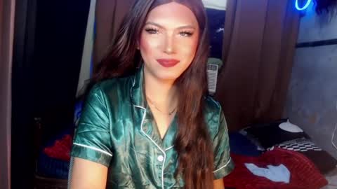 Snapshot of queenfcker1st chatting on June 29, 2026, 3:24 am Be my property Sabrina online show from June 29, 2026, 3:24 am