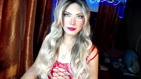 Snapshot of queenfcker1st chatting on July 10, 2026, 9:34 am Be my property Sabrina online show from July 10, 2026, 9:34 am