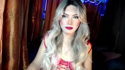 Snapshot of queenfcker1st chatting on July 16, 2026, 5:13 am Be my property Sabrina online show from July 16, 2026, 5:13 am